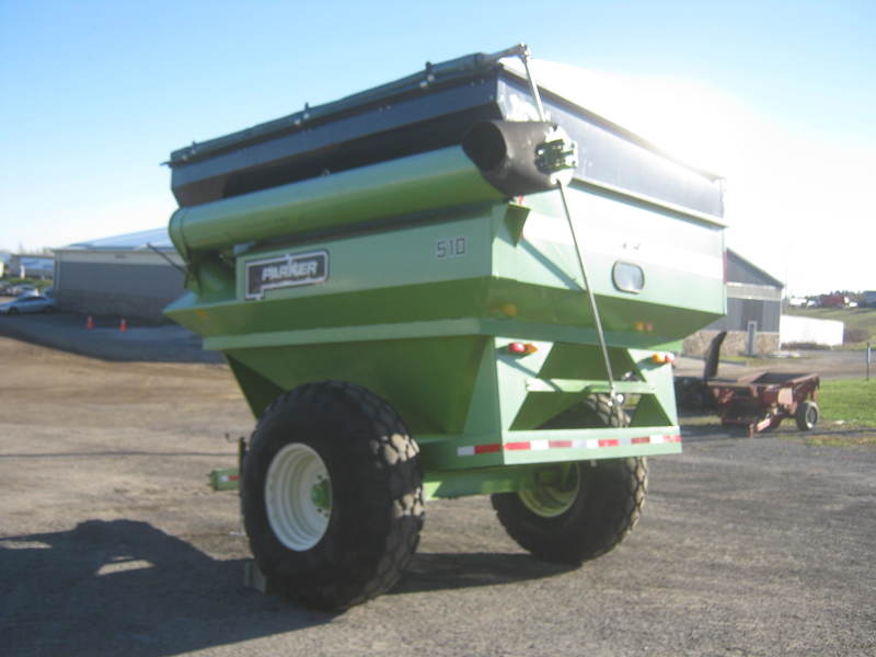 Grain Cart  Parker 510 Grain Cart Photo